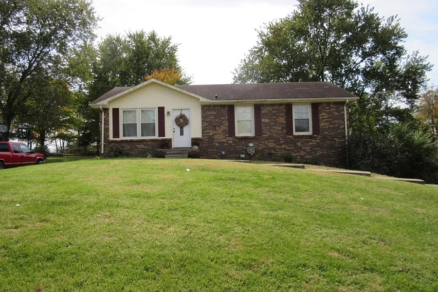 326 Harold Dr photo 1
