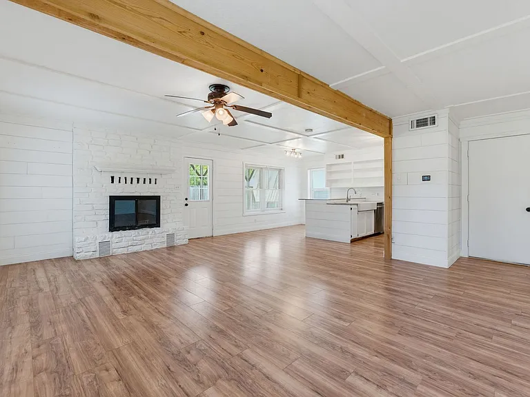 4117 Cripple Creek Dr — Photo 2