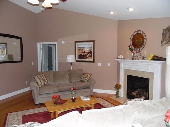 4th image of 102 Trentwood Dr
