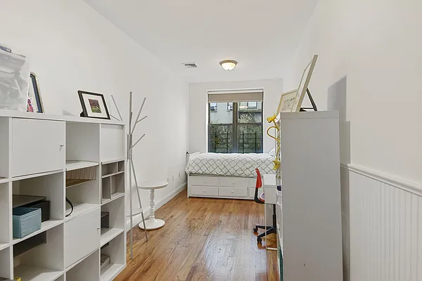 Rented by Besmatch Real Estate Inc | media 12