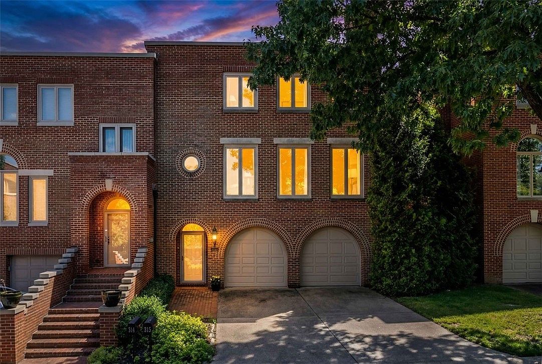 212 Schenley Rd