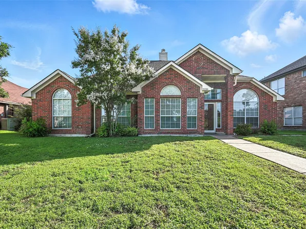 2220 Austin Dr, Mesquite, TX 75181