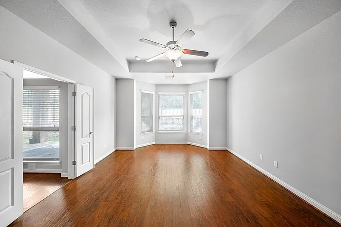 310 Bellagio Dr — Photo 11