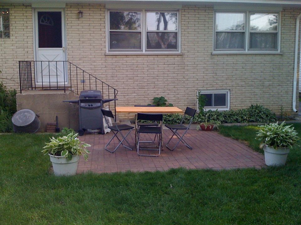 2nd image of 146 W Maple Ave