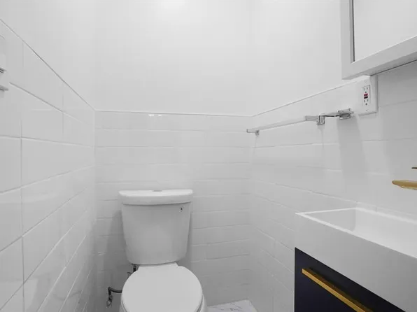 2448 Webb Avenue image 17 of 27