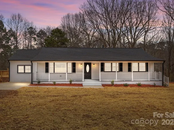 12337 Grier Pl, Matthews, NC 28105