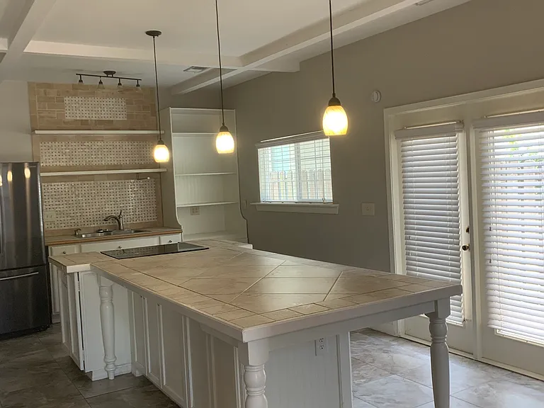 1032 Washington Dr — Photo 5