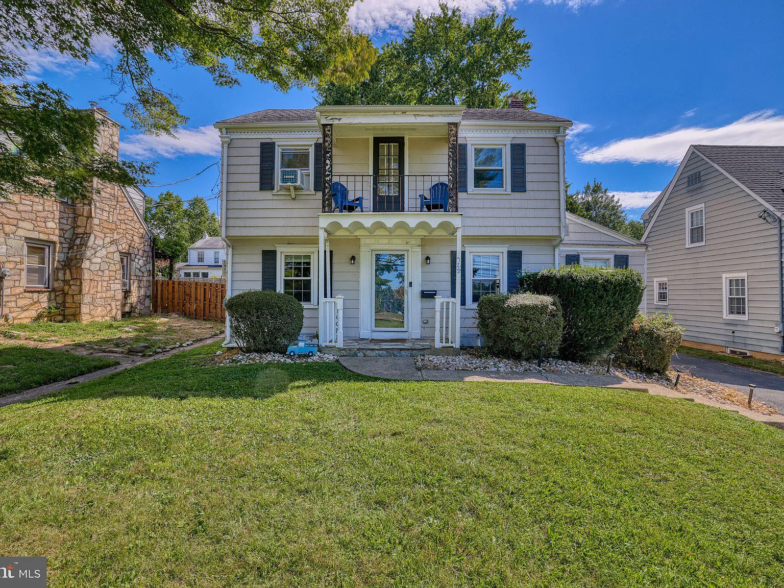 3 bed, 1.5 bath, 1475 sqft, $3,200 — Photo 2