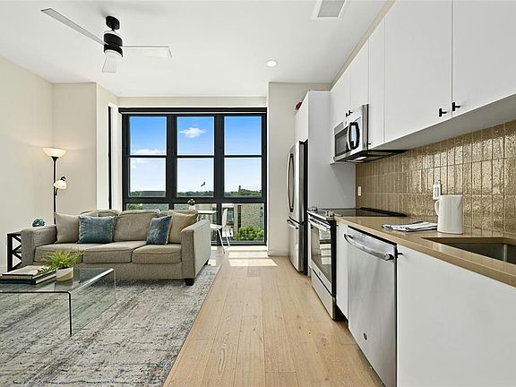 3rd image of 800 Embassy Dr APT 507