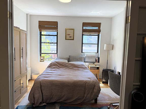 4th image of 27 Jones St APT 4B