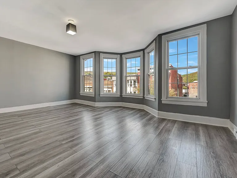 128 E Broad St #C — Photo 26