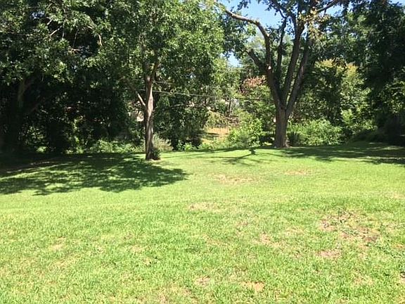 5th image of 3809 Shady Valley Dr