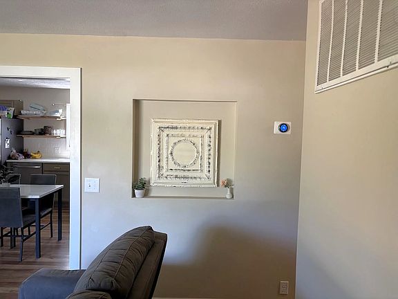 3rd image of 1607 Hickory St