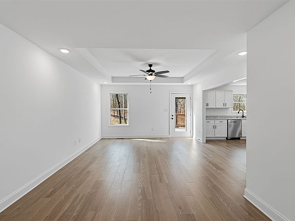 5th image of 83 Vance Dr