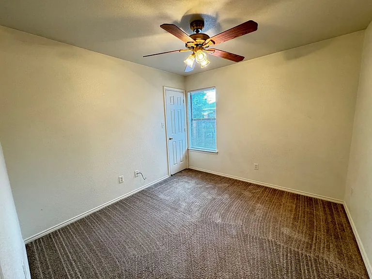 5005 John David Dr — Photo 33