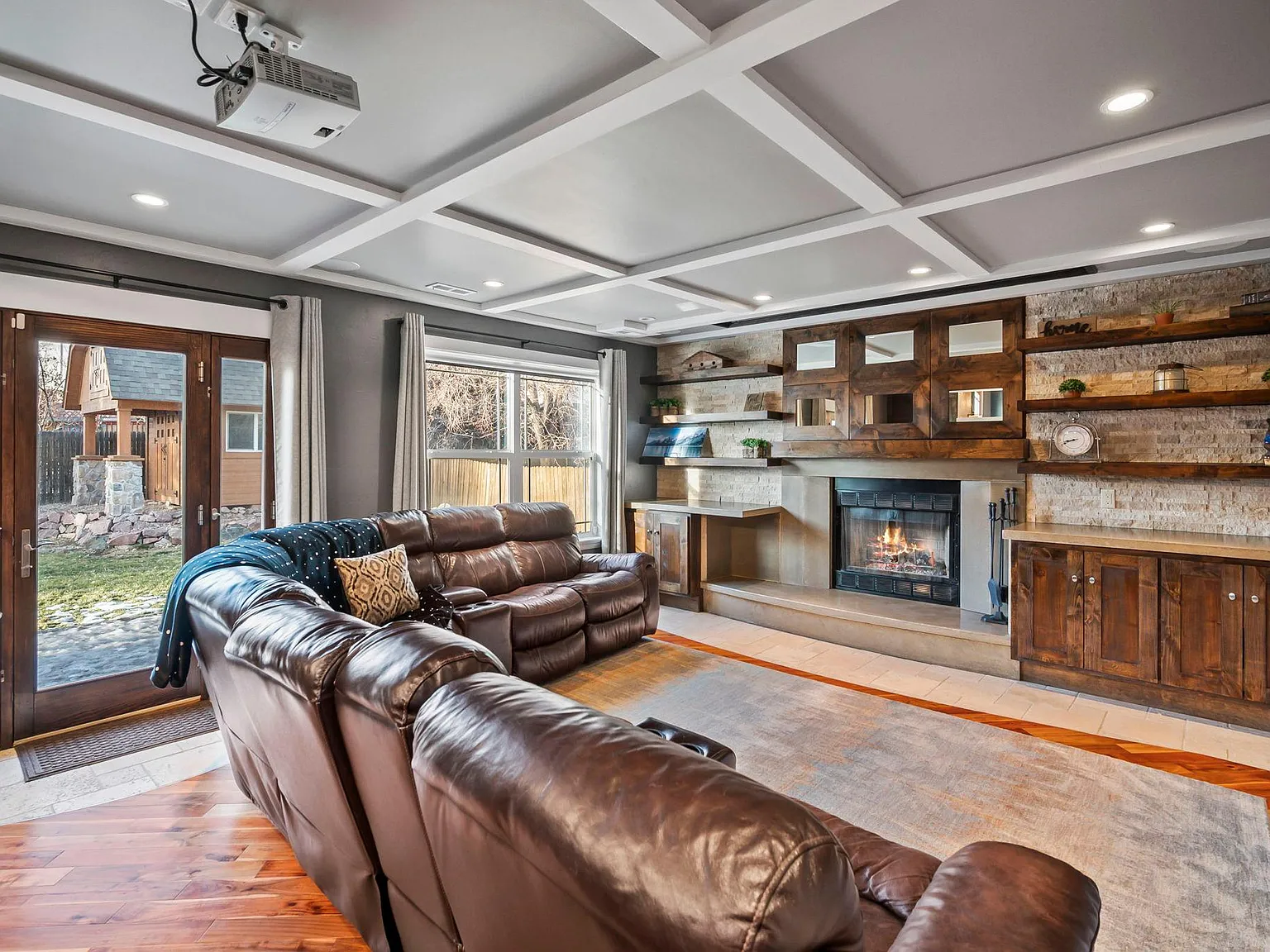 4 bed, 3.5 bath, 2683 sqft, $7,000 — Photo 1