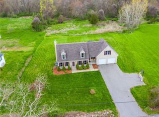 141 N Wawecus Hill Rd, Norwich, CT 06360