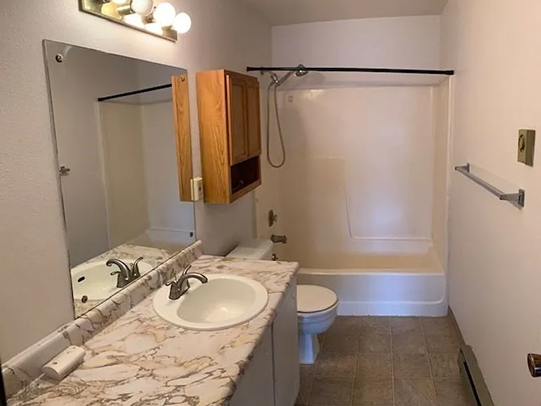 618-20 S Century Ct — Photo 6