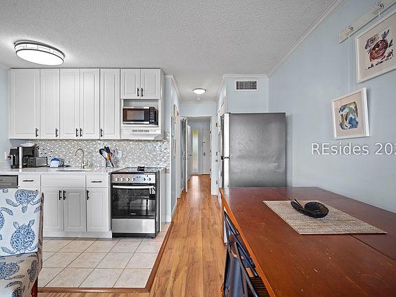 3rd image of 40 Folly Field Rd APT B356