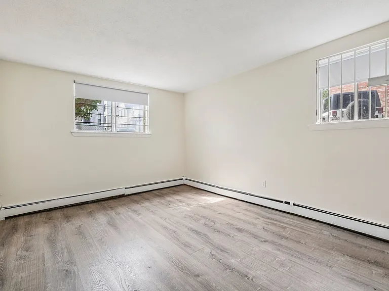 Gardner Street Apartments — Photo 39