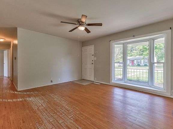 5th image of 4212 Meadowridge Rd