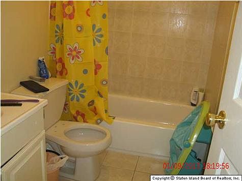 4th image of 544 Targee St