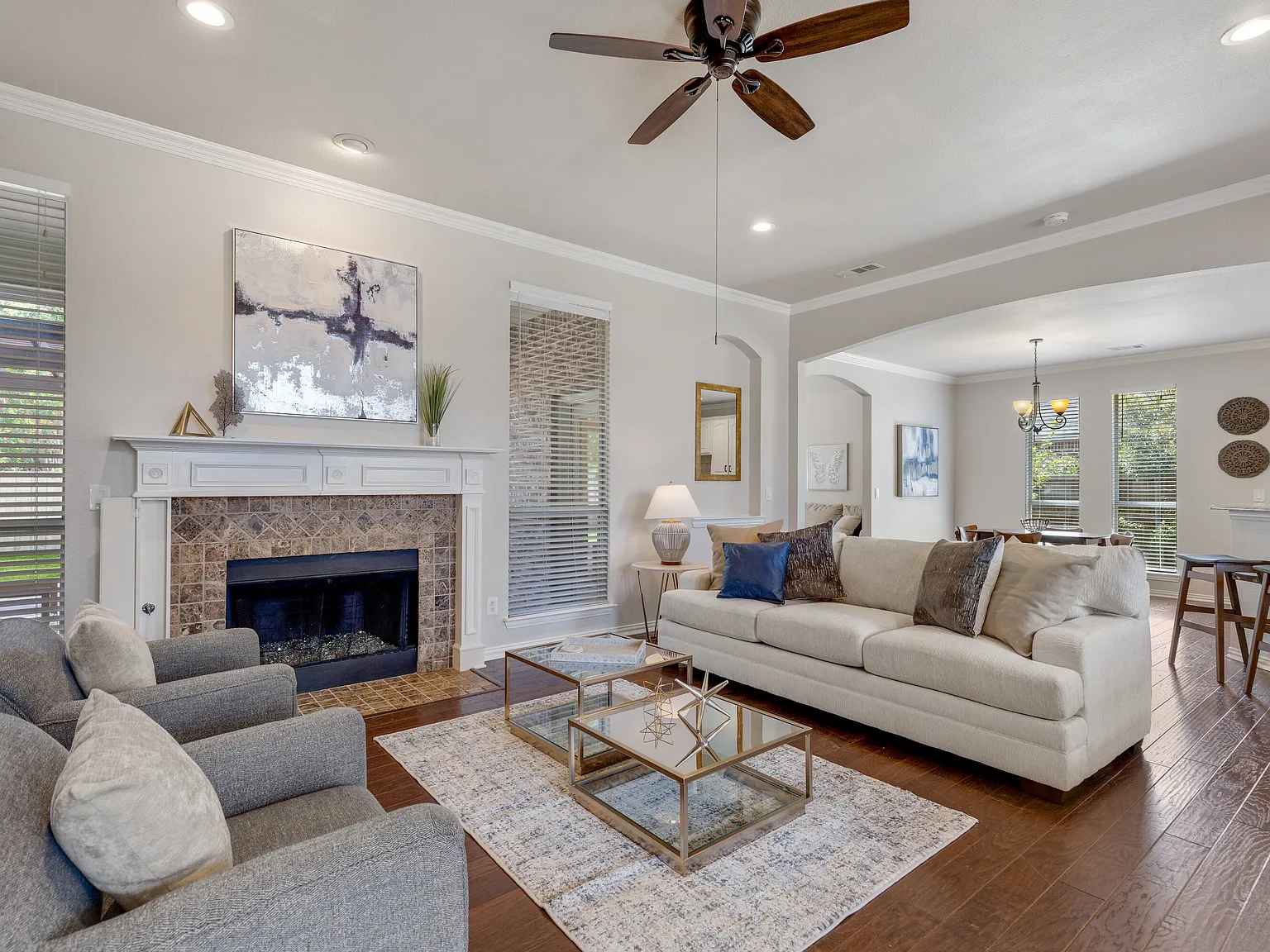 4 bed, 2.5 bath, 2506 sqft, $8,586 — Photo 3