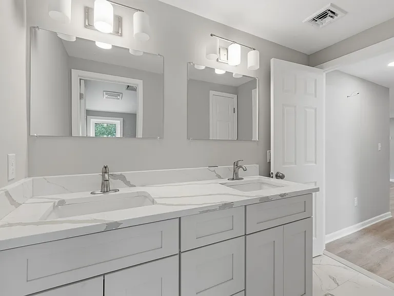 341 Diamond Bridge Ave #2 — Photo 21