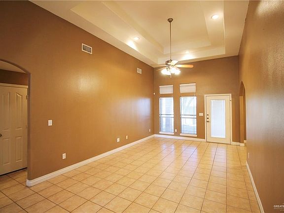 2nd image of 1819 Chandler Cir