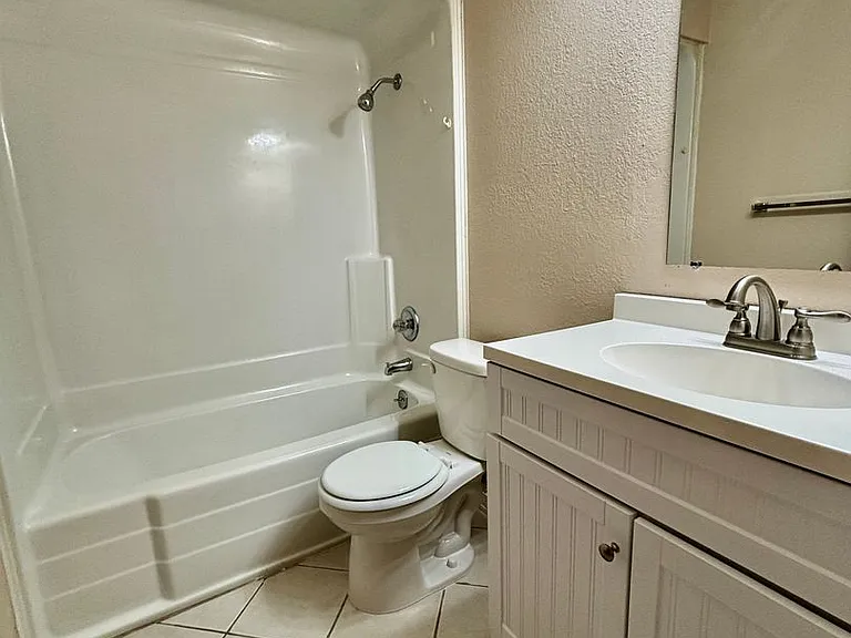 1828 Waukesha Ave — Photo 5