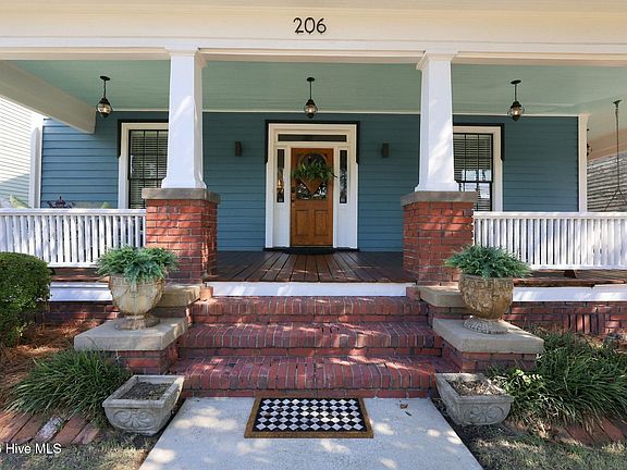 4th image of 206 E 2nd Street
