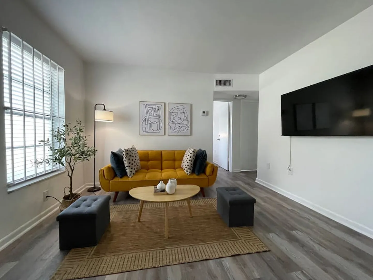 Remodeled 2bed 1 bath apt w/park great location — Photo 4