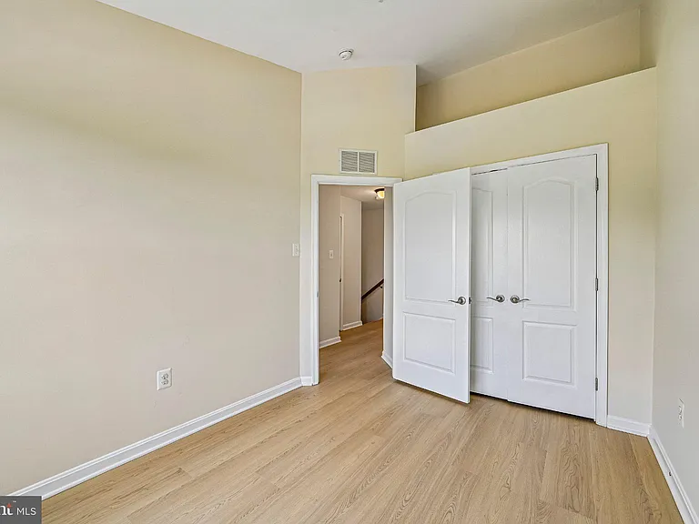23004 Meadow Mist Rd — Photo 32