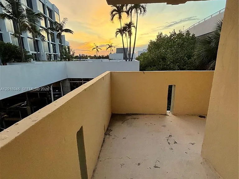 2924 Collins Ave #404 — Photo 12