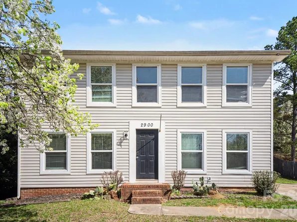 2900 Silkstream Ln, Charlotte, NC 28262