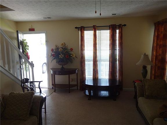3rd image of 6576 Sevenoaks Dr