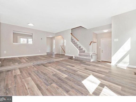 4th image of 20034 Lake Park Dr #135