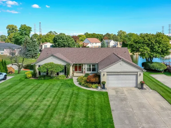 46874 Spruce Dr, Shelby Township, MI 48315