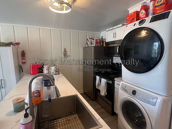 3rd image of 7714 Oak St #7714