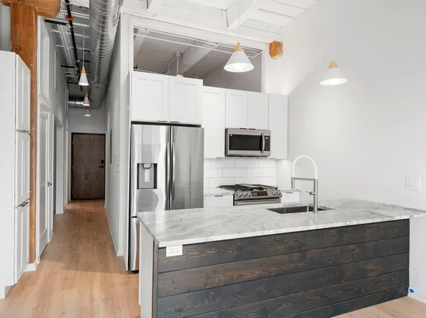 209 N Morgan St #302, Chicago, IL 60607
