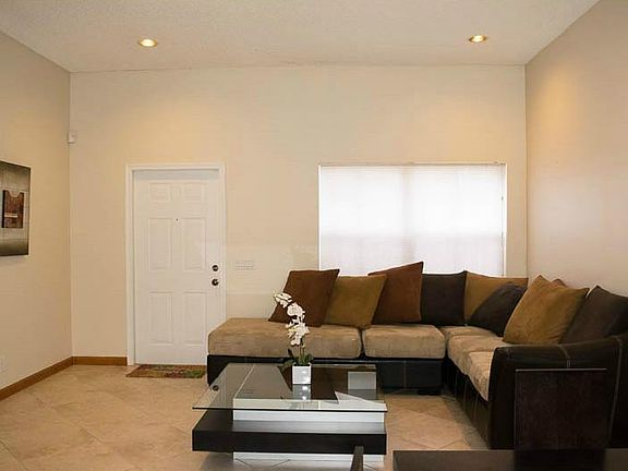 2nd image of 1307 Banyan Way