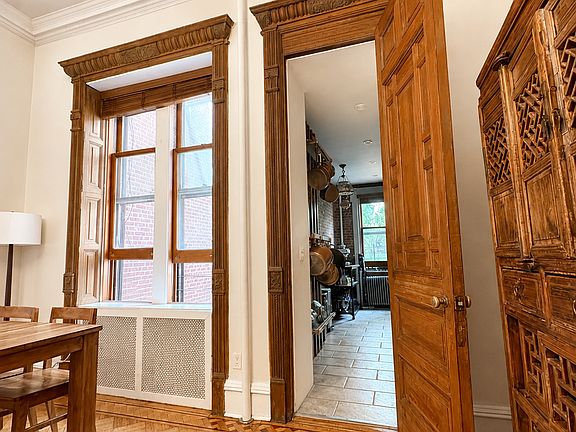 4th image of 130 W 78th St APT 1