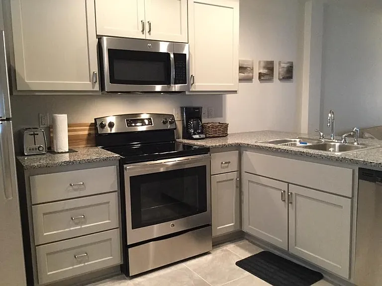 107 N Homer St — Photo 11