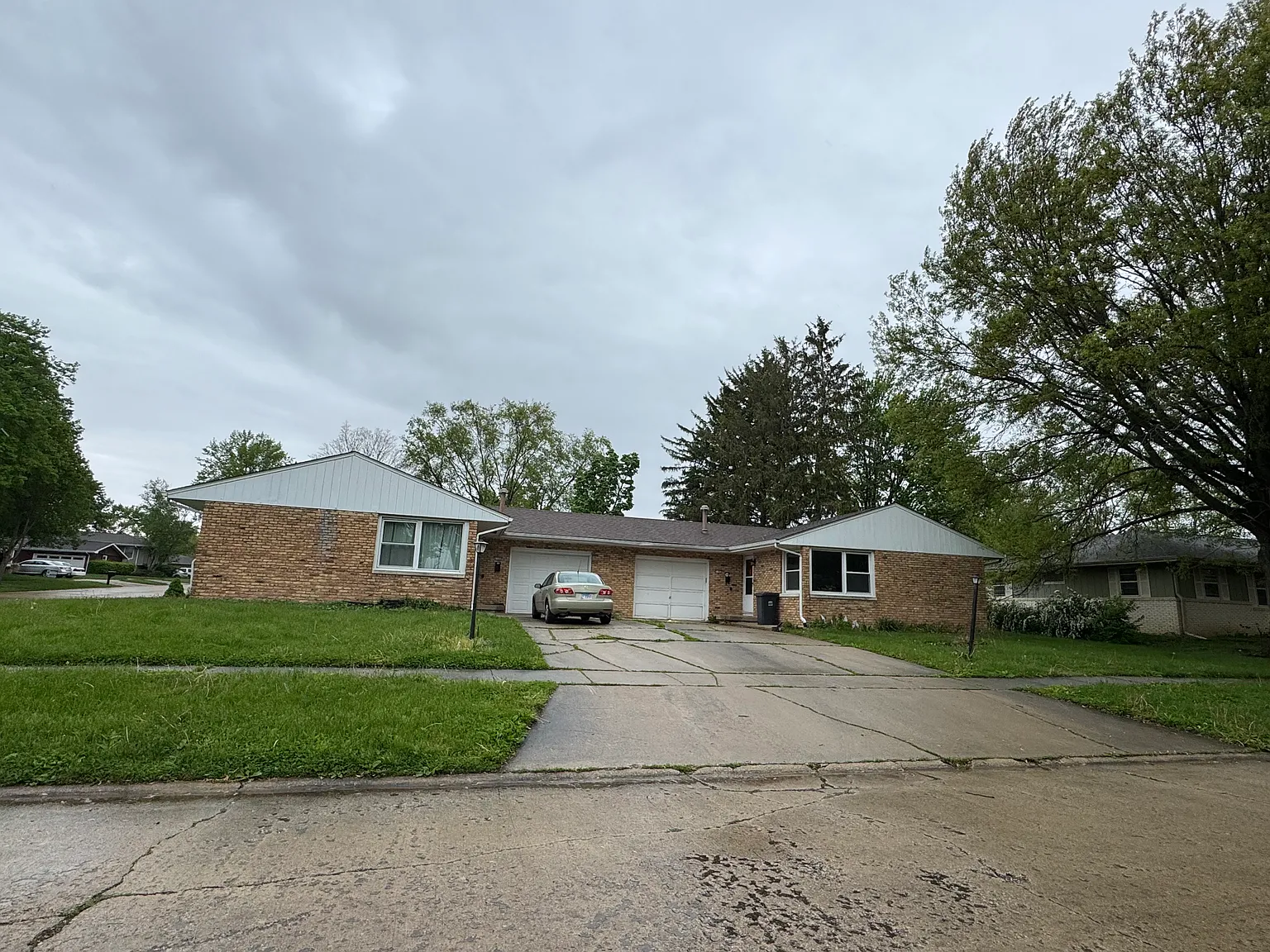 1100 E Willard St photo 1