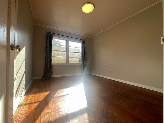 3rd image of 741 Sunshine Ct