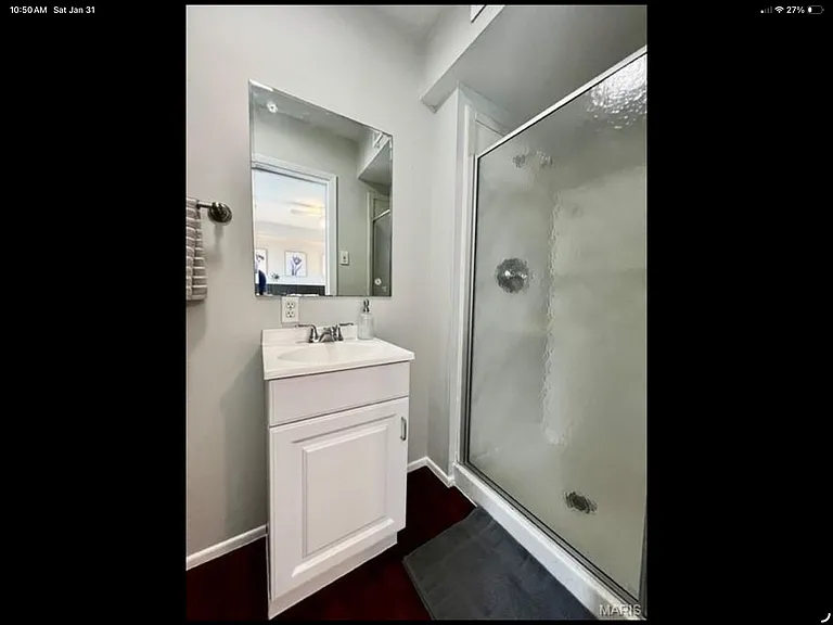 Hampton Ave — Photo 16