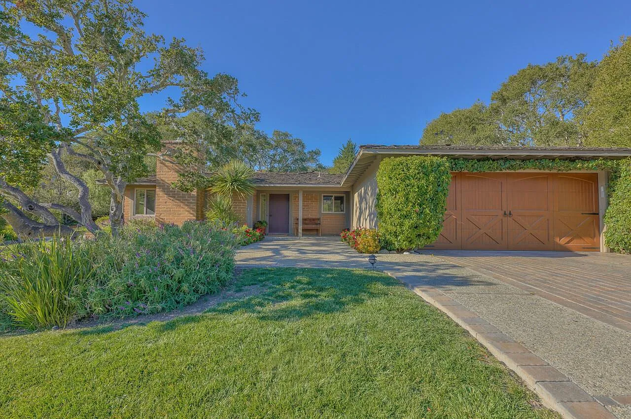 22660 Gallant Fox Rd photo 1