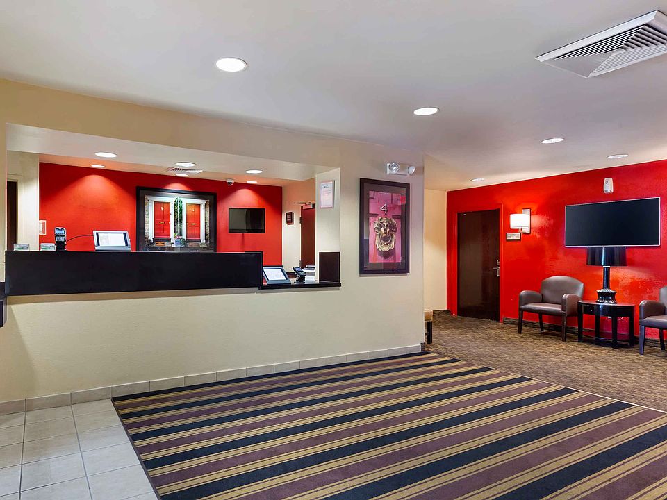 Lobby and Guest Check-in