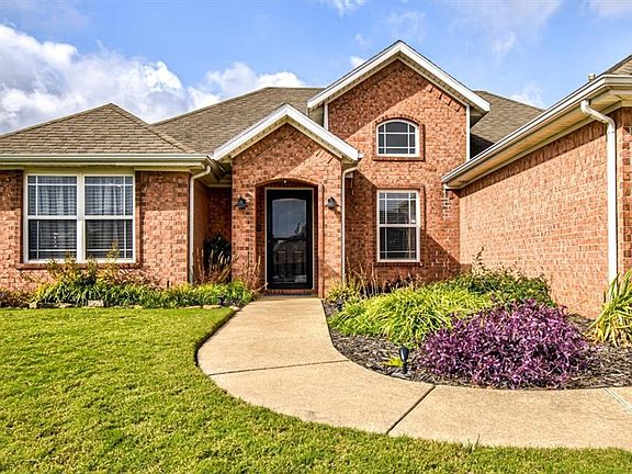 3rd image of 411 Sienna Dr