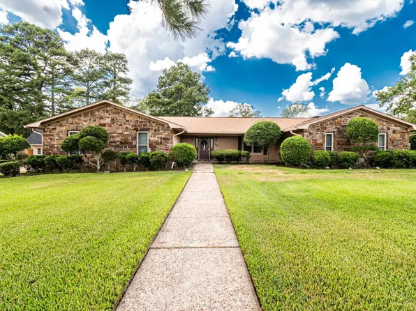 712 Woodview Dr, El Dorado, AR 71730